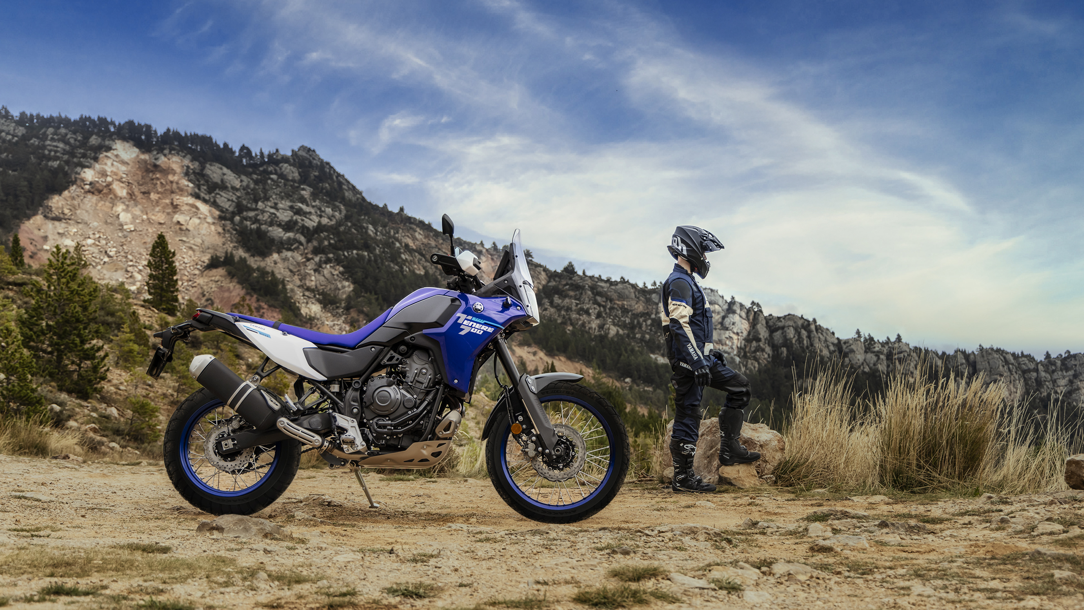 Yamaha Ténéré 700 2025 em terreno off-road com piloto